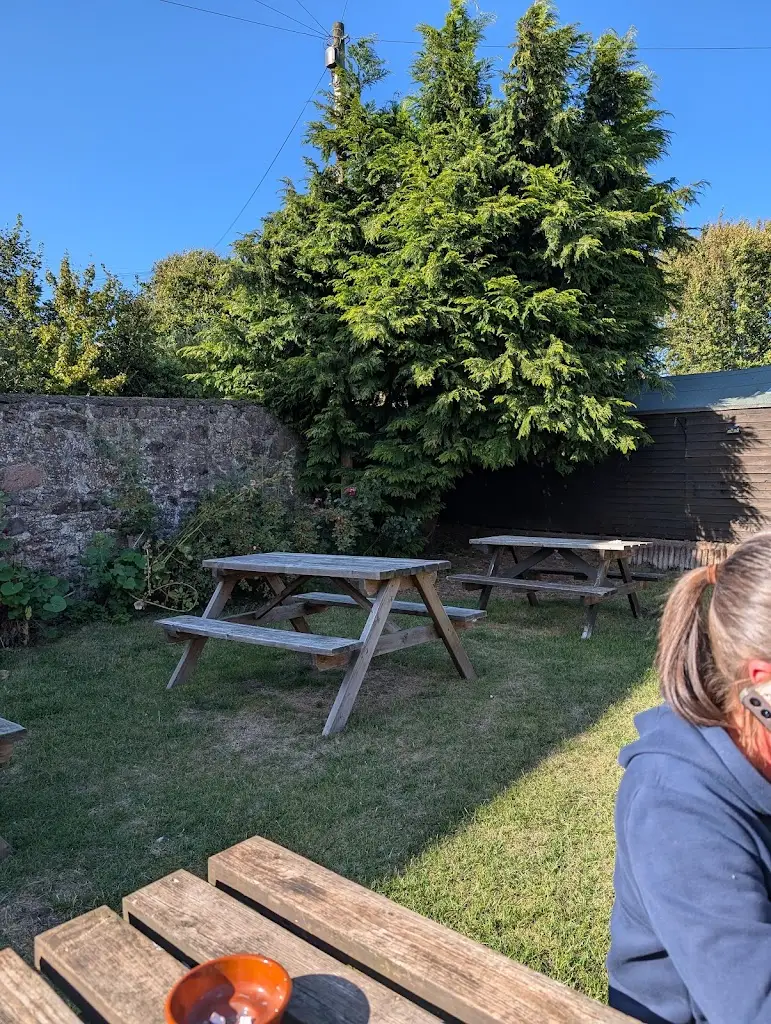 Chris Andrew_Angel Inn_Wooler_review