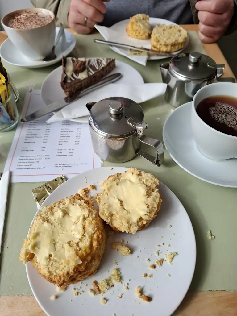 Martina Meyen_The Cherrytree Café_Wooler_review