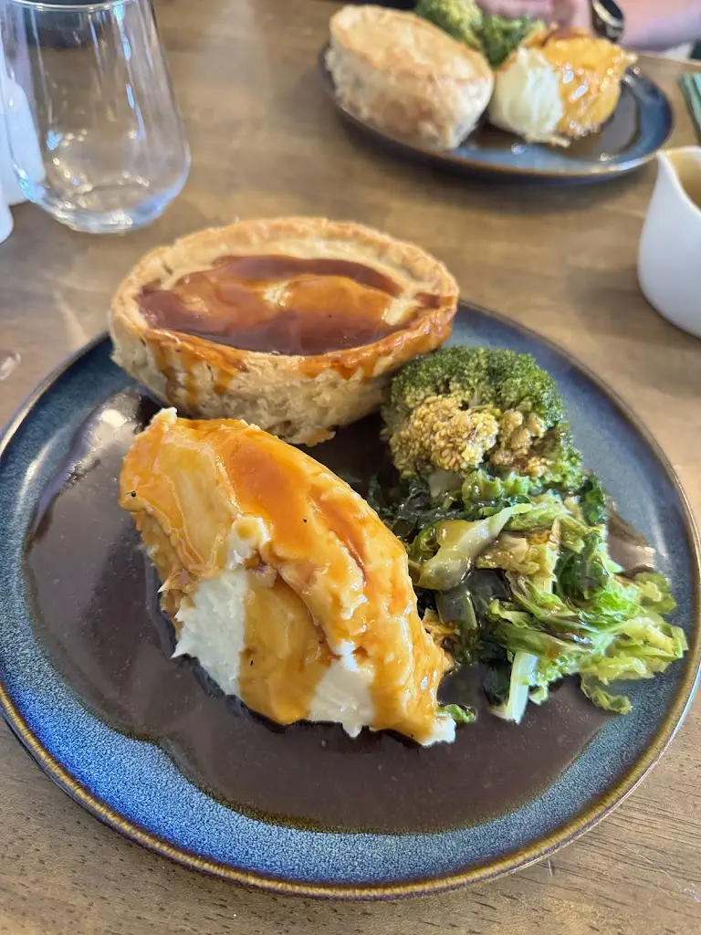 Red Lion Inn_Wooler_slider_image_2