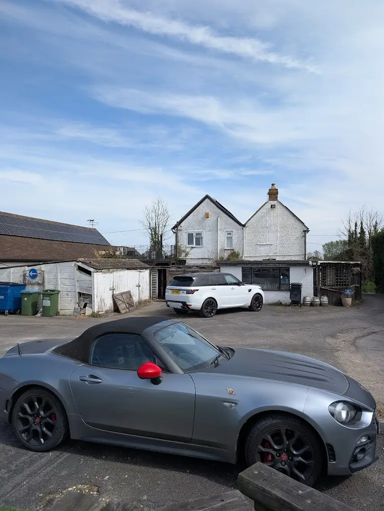 Kamil Sienko_The Maypole Inn_Yapton_review