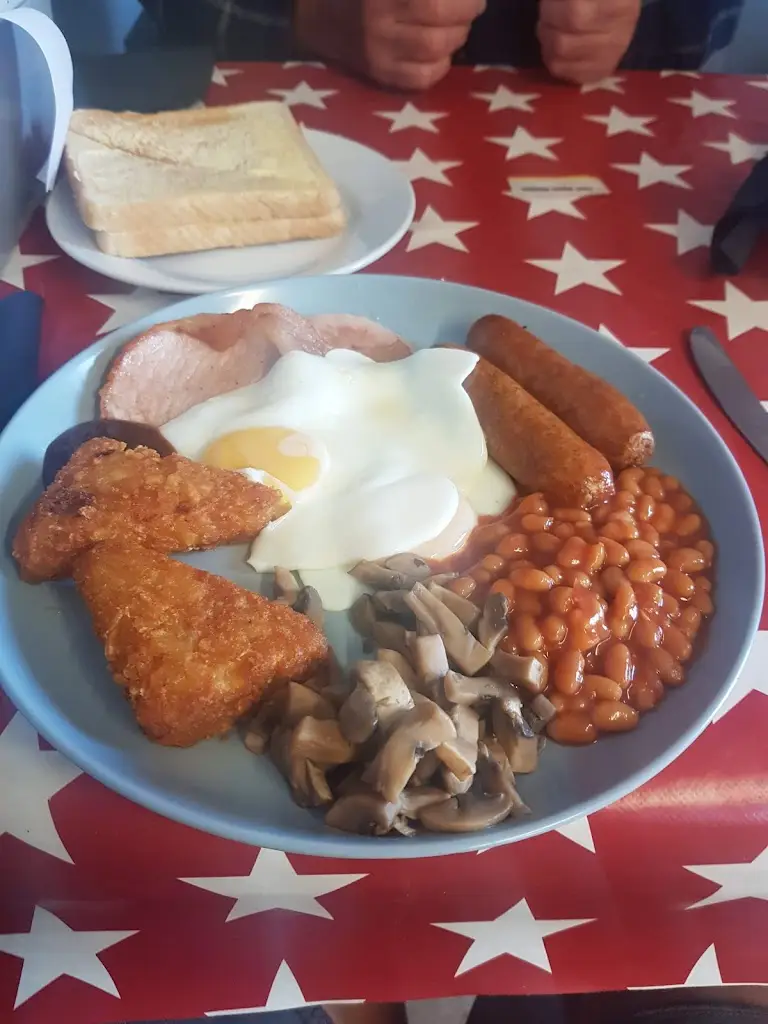 Richard Pile_Ceasefire Cafe_Yapton_review