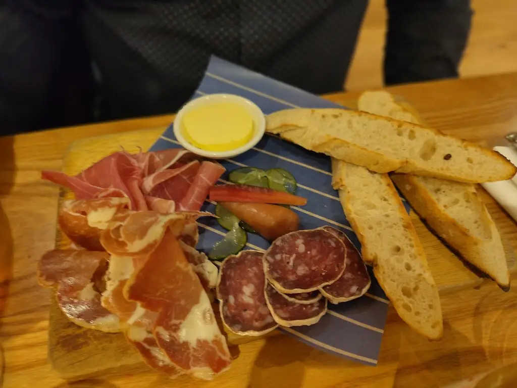 Kaz “Kaz” Loku_Côte Wokingham_Wokingham_review