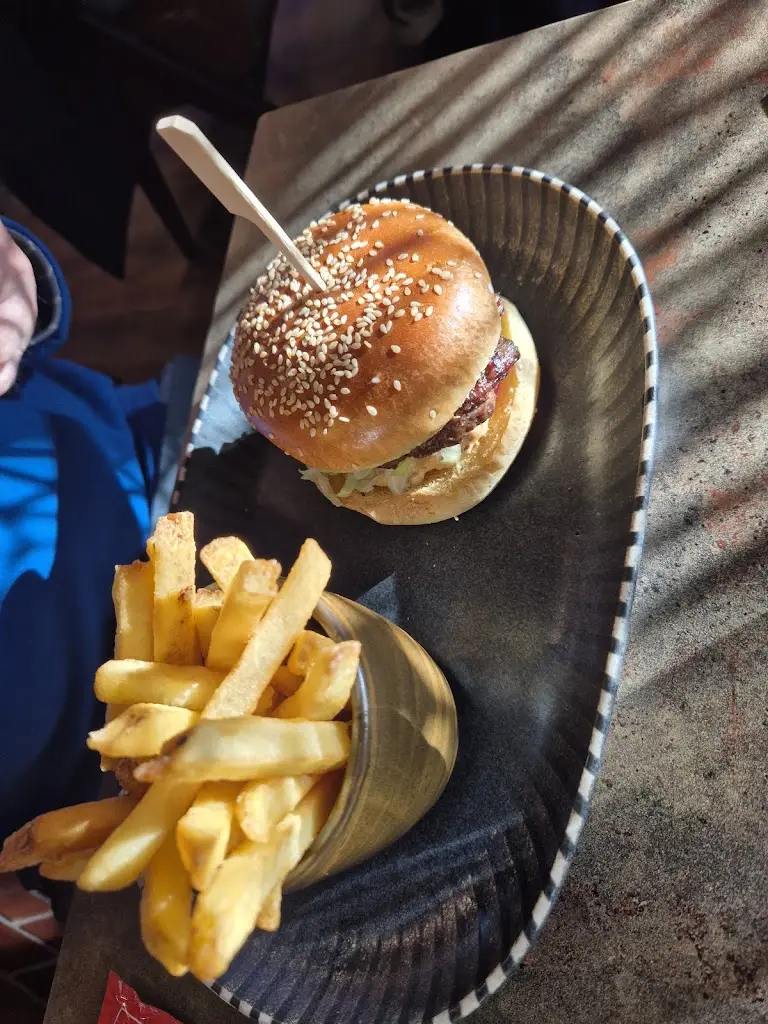 Lindsey Reece-Smith_Luckys Diner Wokingham_Wokingham_review