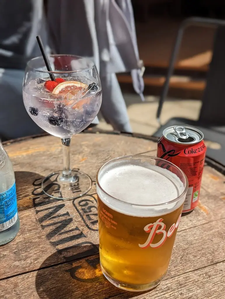 tom allen_The White Horse_Wokingham_review