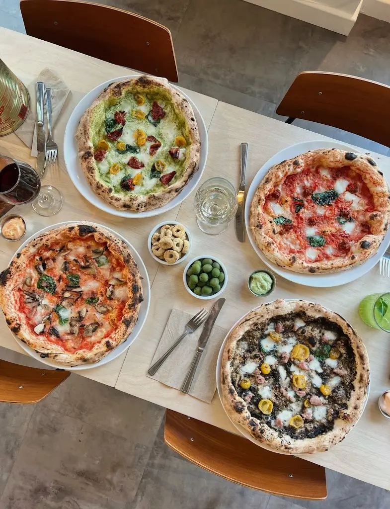 Knead Neapolitan Pizza, Wokingham_Wokingham_slider_image_2