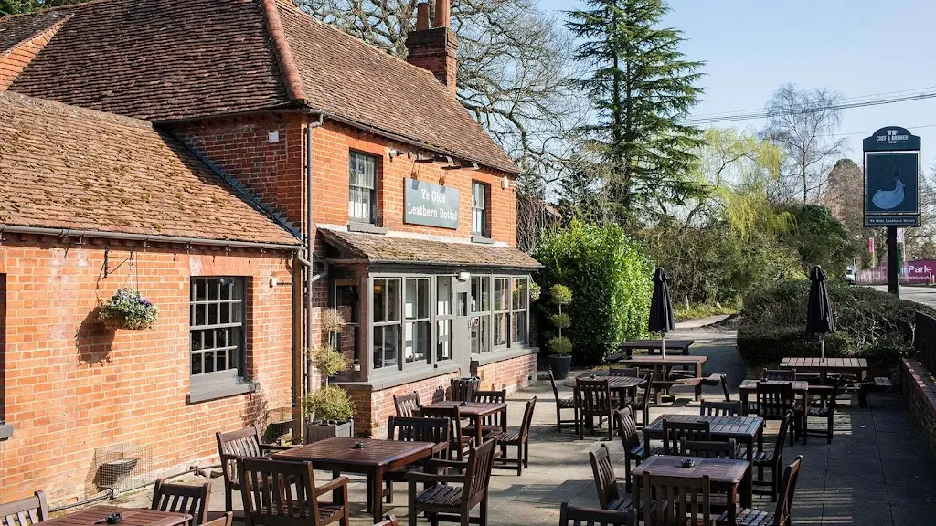 Ye Olde Leathern Bottel_Wokingham_slider_image_1