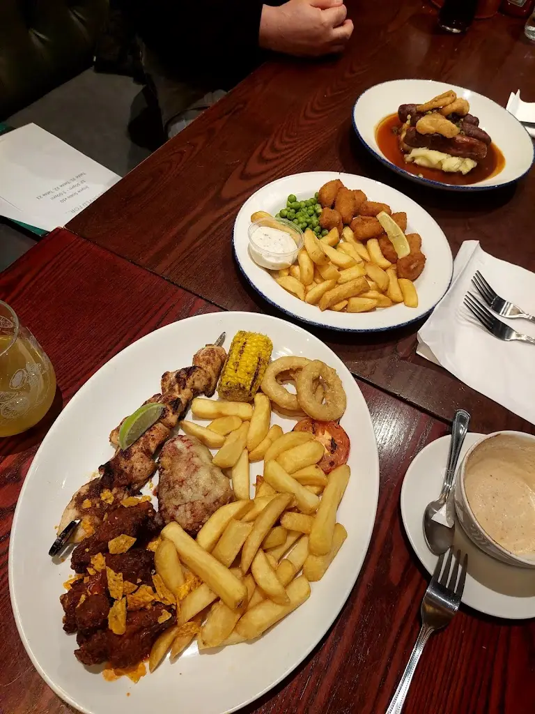 Joyce Fong_The Brimsham Park_Yate_recensione