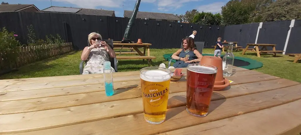 Kevin Warmington_The Railway_Yatton_review