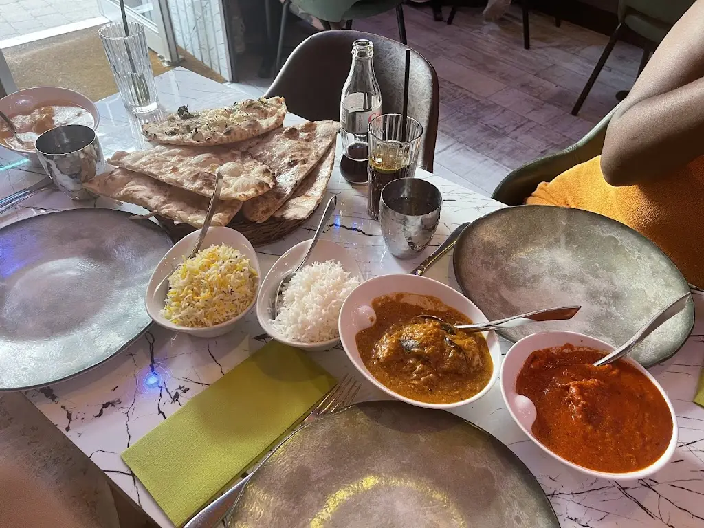 honey -saara_Chennai Express_Basingstoke and Deane_review