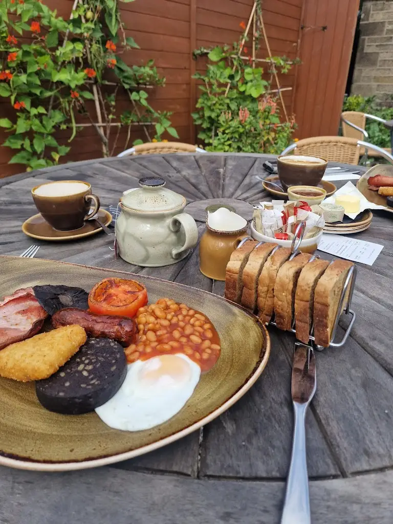 dawn morvan_Bistro En Glaze_Wylam_review