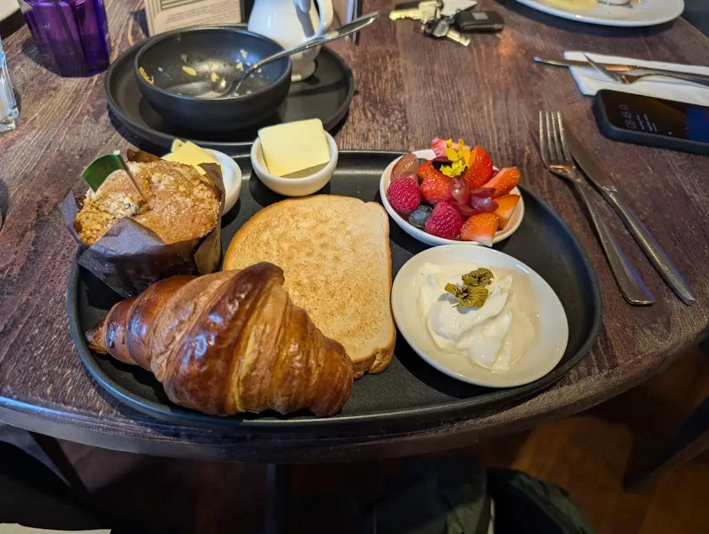 Martin Gouldsbrough_Merlin Alderley Edge_Alderley Edge_review