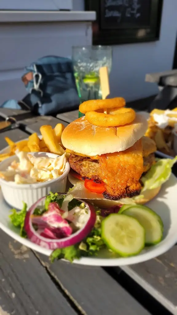 Fox & Hounds_Wylam_slider_image_2