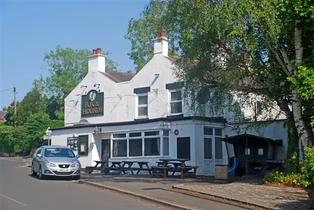 Fox & Hounds_Wylam_slider_image_3