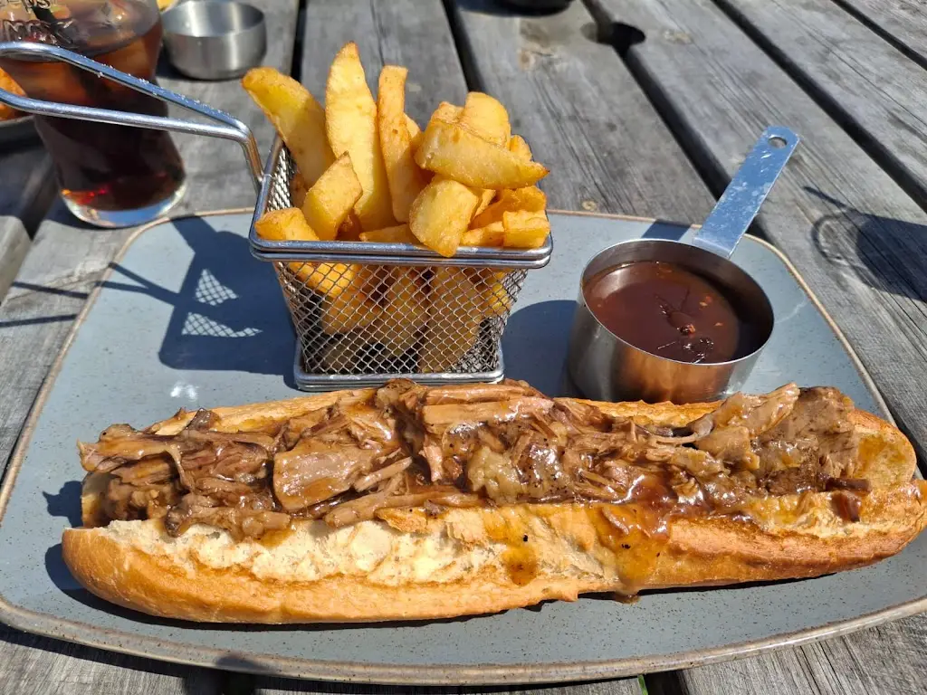 Richard Young_The Falcon_Wylam_review