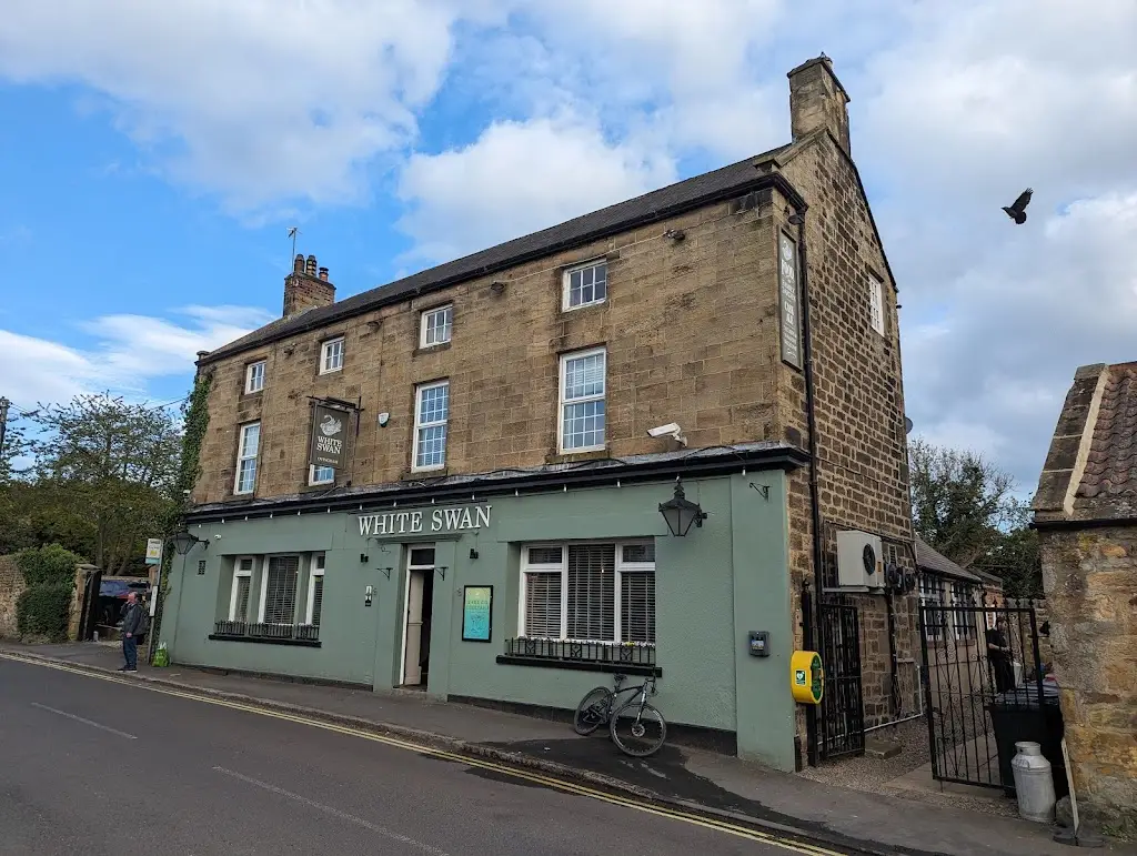 White Swan_Wylam_slider_image_3