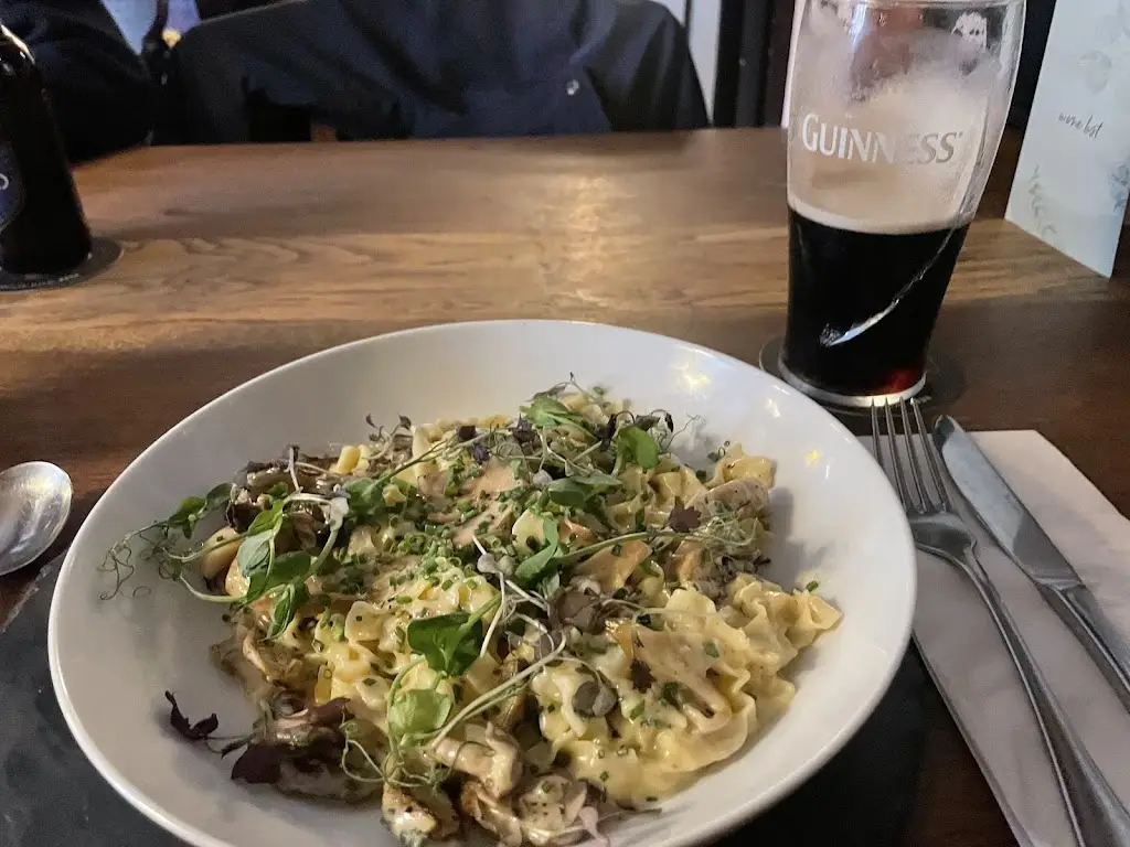 Jiaqi Guo_Drake Manor Inn_Yelverton_review