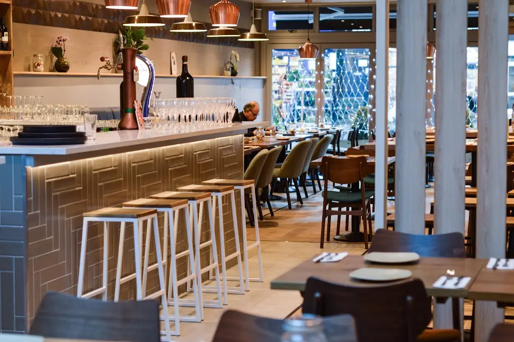 Park Grill Restaurant restaurant in Worcester Park