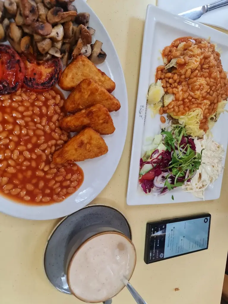 Sarah Luxman_SUNSHINE CAFE _Worcester Park_review