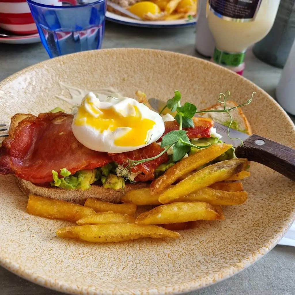 Laura Scottorn_Salt Café_Borough of Fareham_review