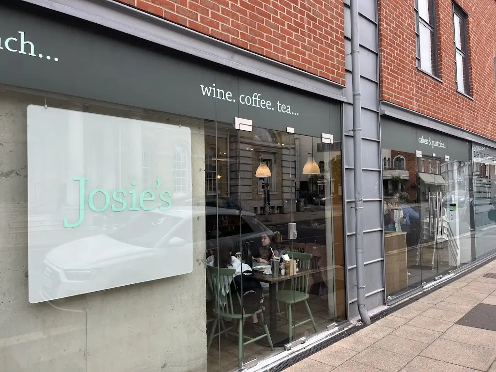 Josie's restaurant in City of Winchester