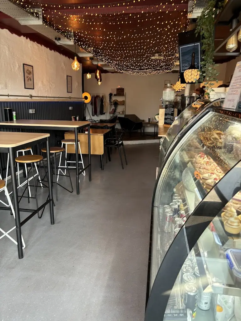 Robert Bell_Yoyo coffee & dough_Annalong_review