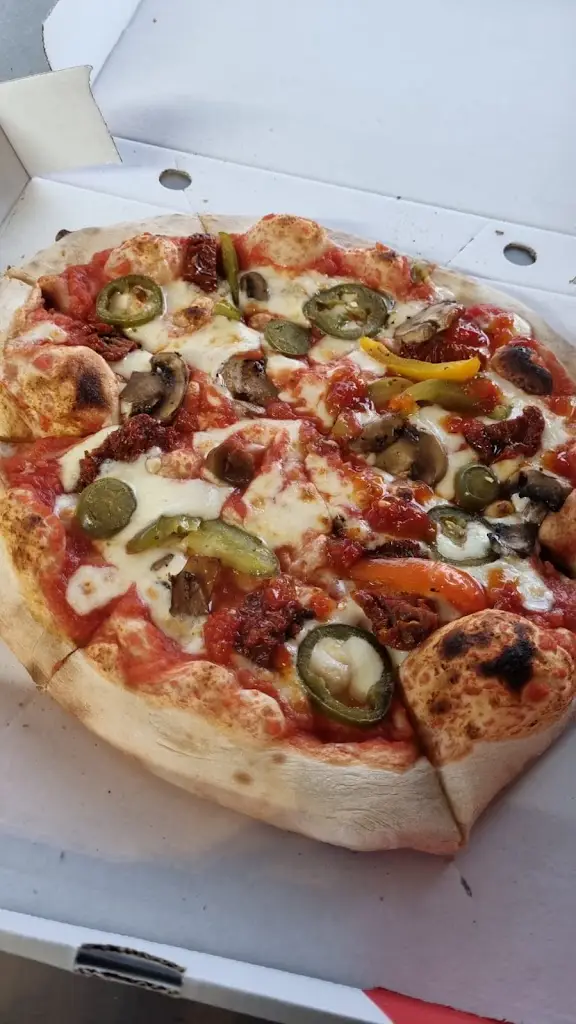 Menu_Pizza Table_Annahilt_image_6