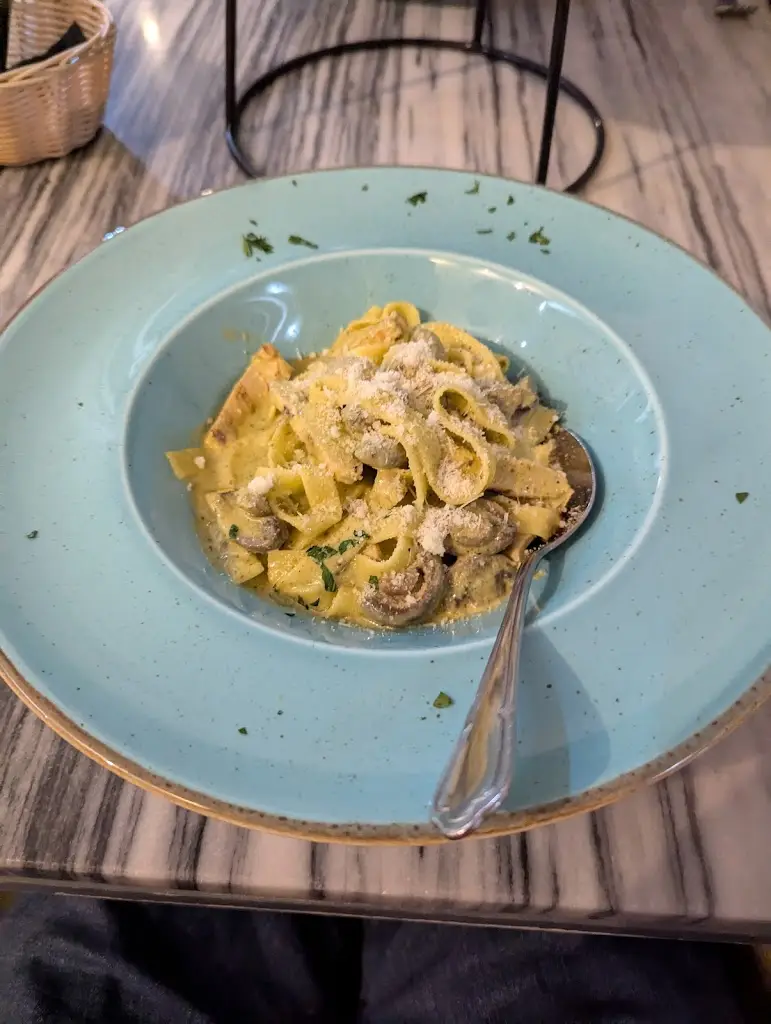 Il Piacere_Yeadon_slider_image_2