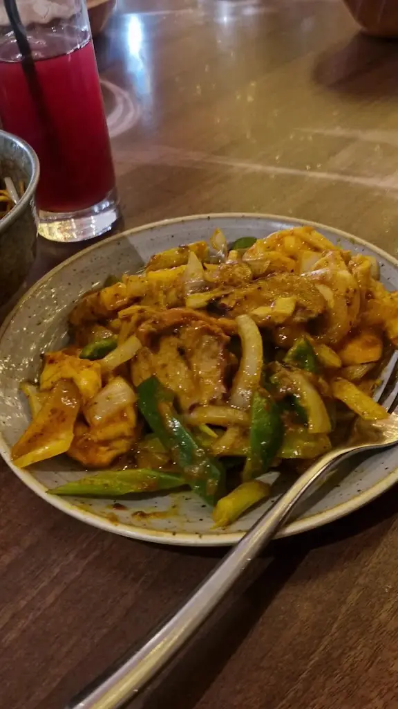 Sweet Basil Valley_Yeadon_slider_image_2