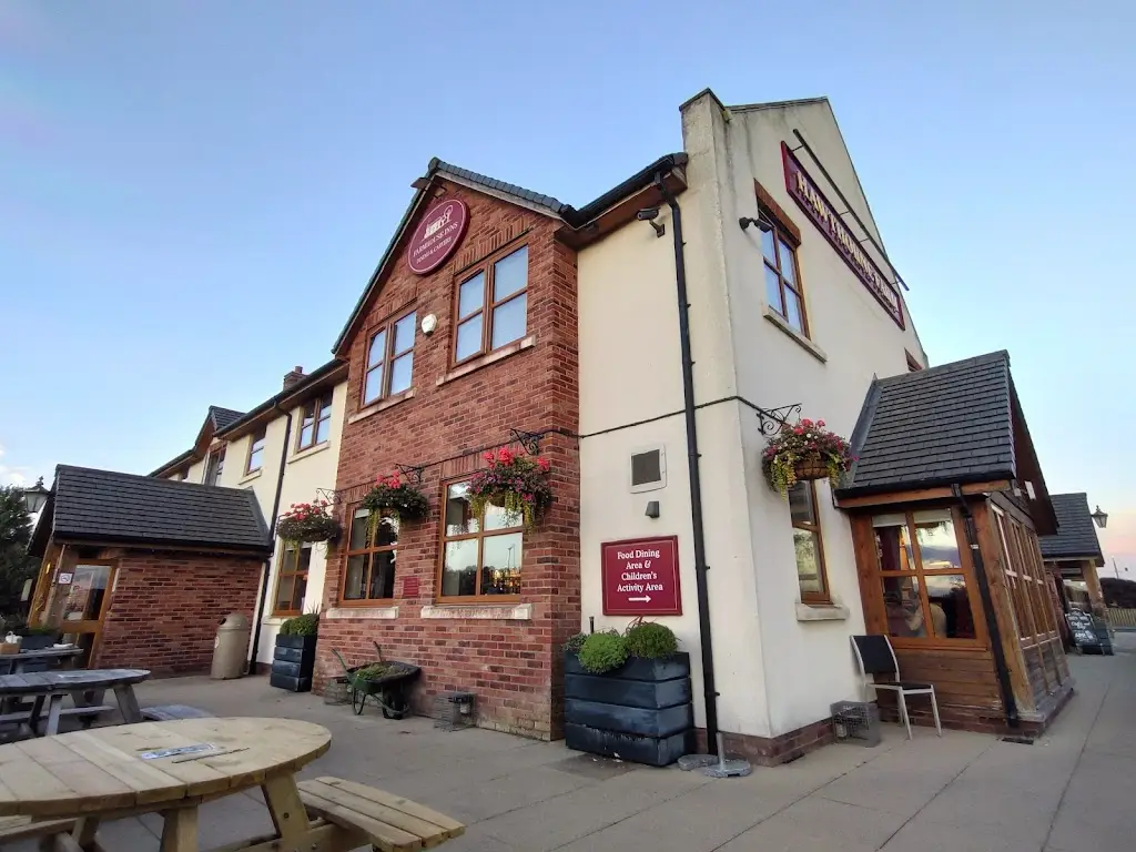 Lyndon Sandie_Hawthorne Farm - Dining & Carvery_Yeadon_review