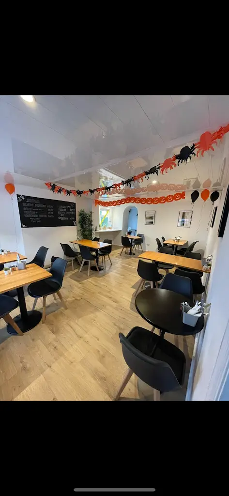 THE CORNER 19 CAFE & BISTRO restaurant in Yeadon