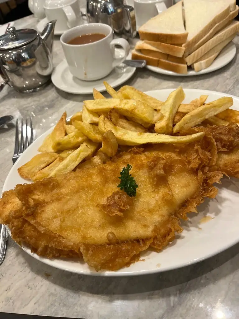 Liz Haughan_Murgatroyds Fish & Chip Restaurant & Takeaway_Yeadon_review