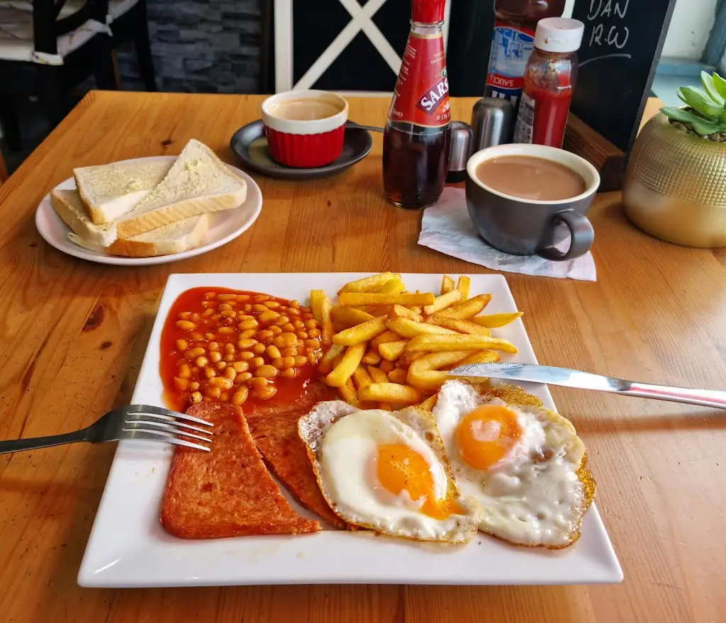 Daniel Garnett_Somewhere Different_Yeadon_review