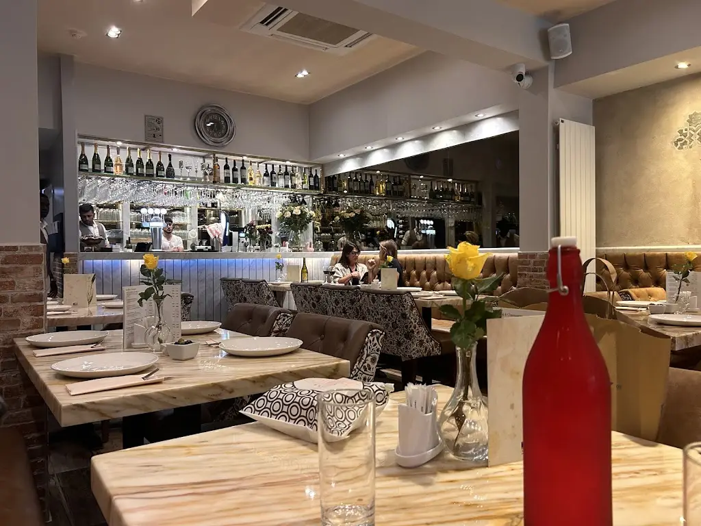 AMH AK_Yara Restaurant_Alderley Edge_review