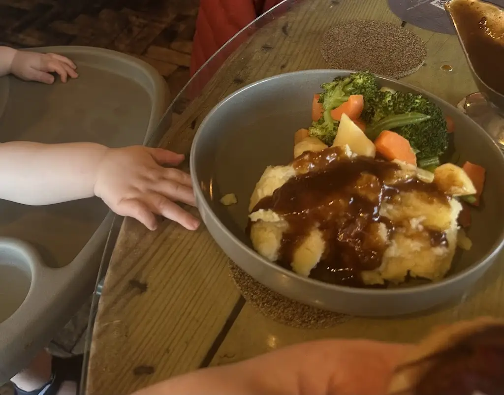 Sylvia_Sozo_Antrim and Newtownabbey_recensione