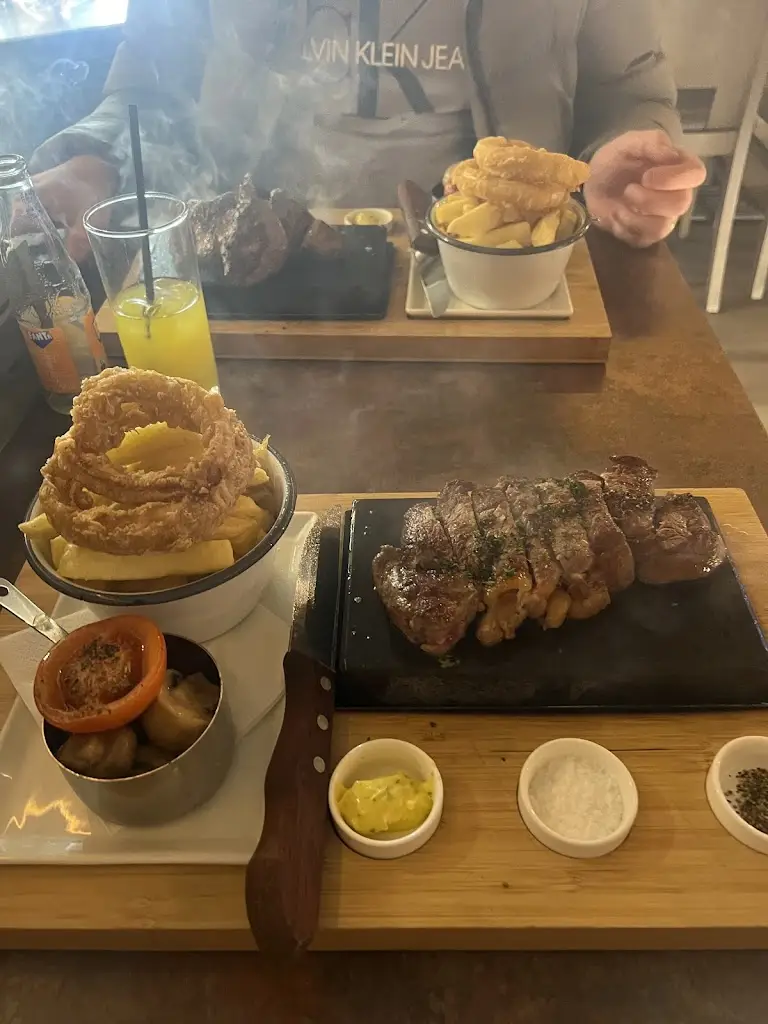 ellie Handley_Firehouse Glengormley_Antrim and Newtownabbey_recensione