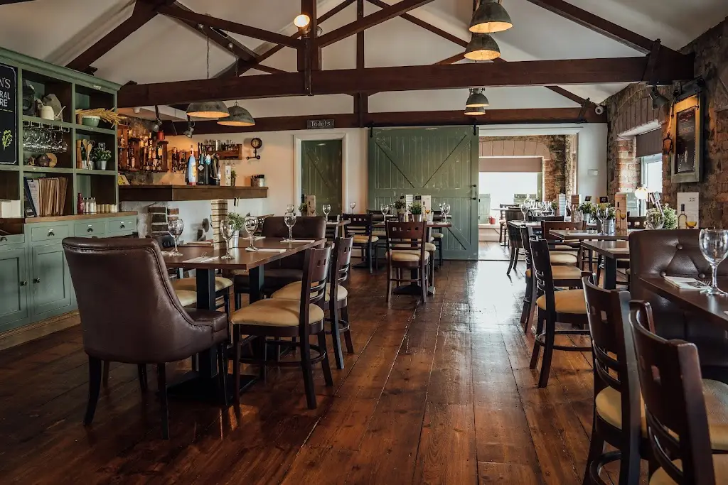The Oaks Bar & Restaurant_Ballynahinch_slider_image_1