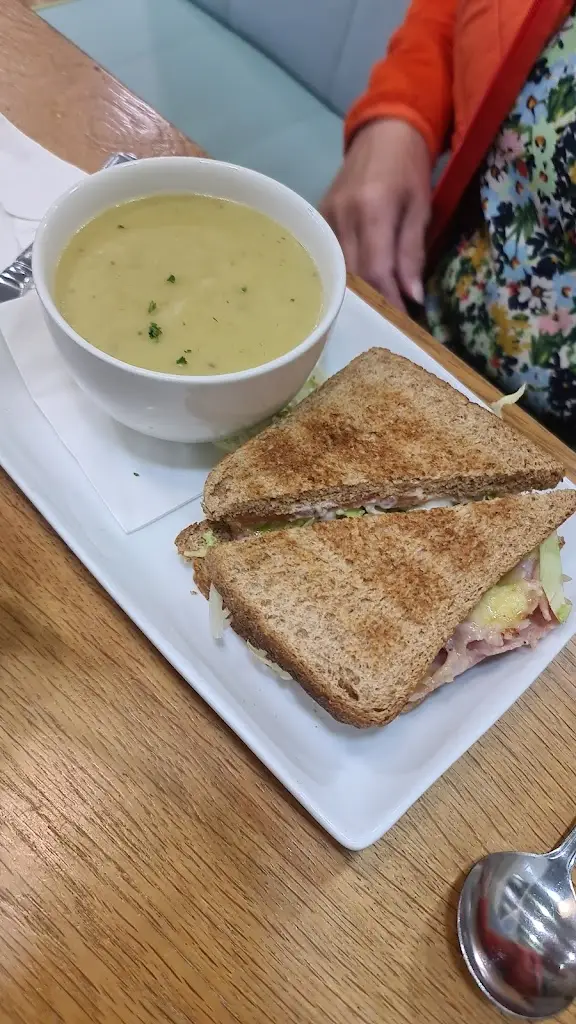 Menu_Gwen's Cafe_Ballymena_image_2