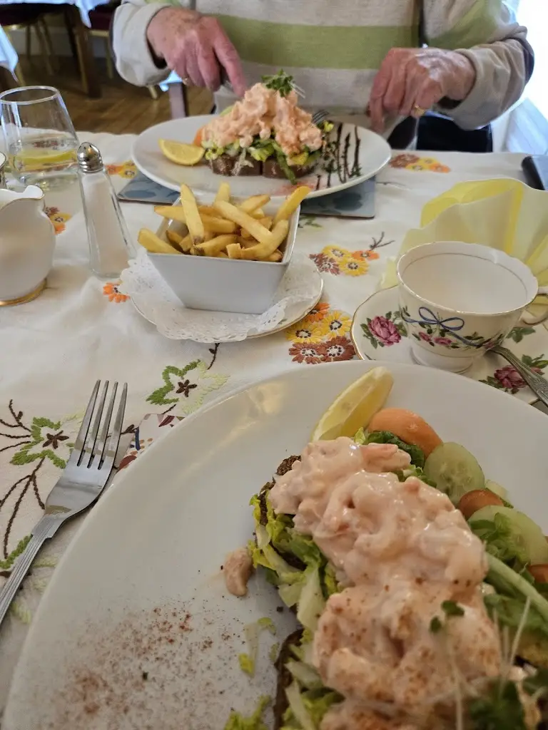 Roisin Niblock_Oranmore House_Ballymena_review