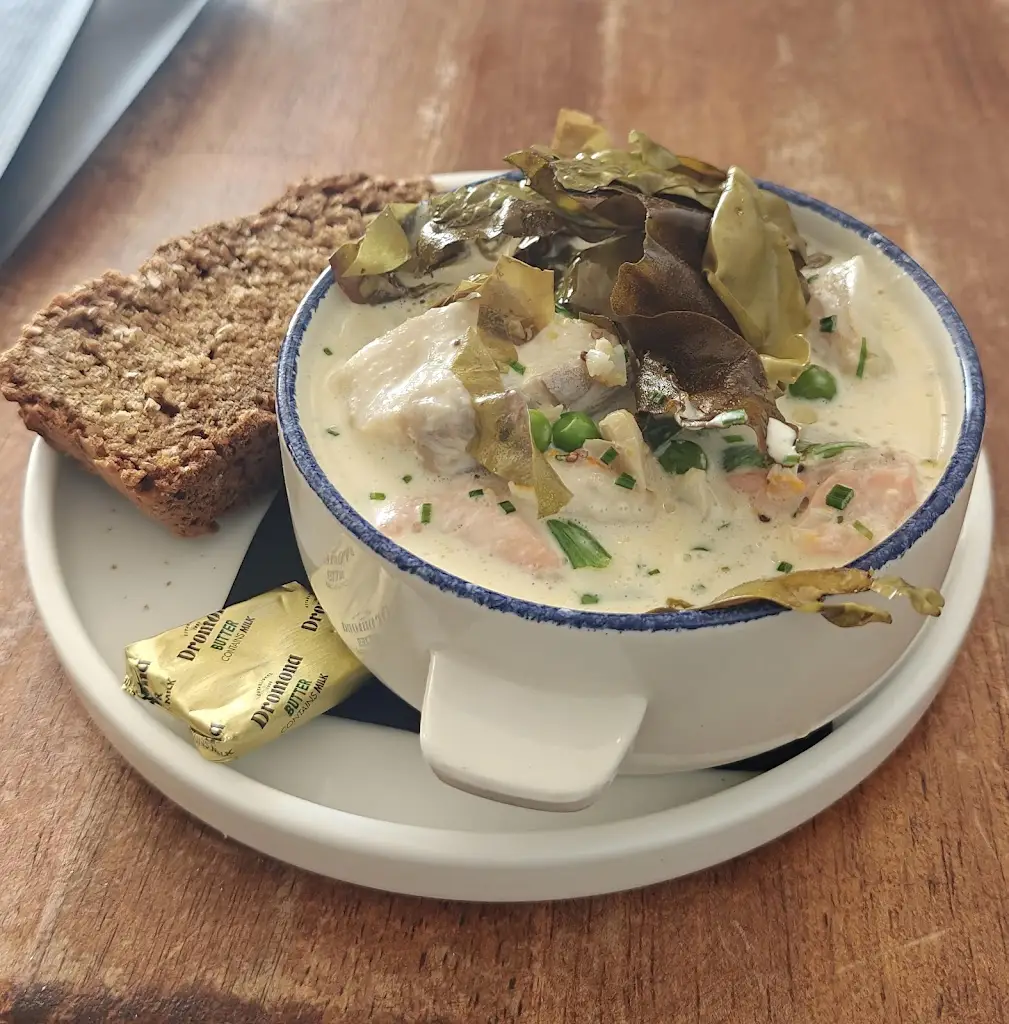 Mo K_Twilight Coffee & Bunkhouse_Carnlough_review