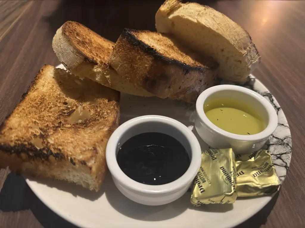 Neil Burnside_Castello Italia_Carrickfergus_review