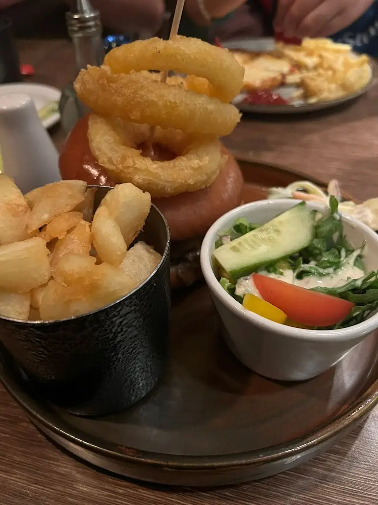 Wayne Wilkinson_Tullana on the Green_Ballinamallard_recensione