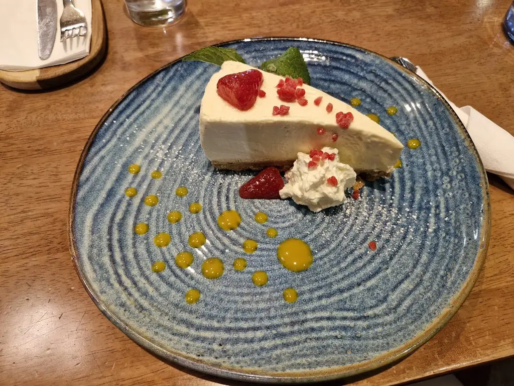 Lynne Lowry_Eight South_Carryduff_recensione