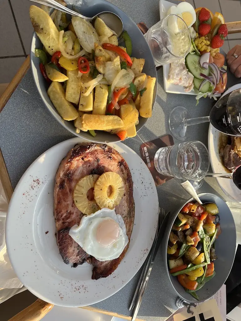 Bernard Orenstein_Clubhouse Restaurant & Bar_Causeway Coast and Glens_review