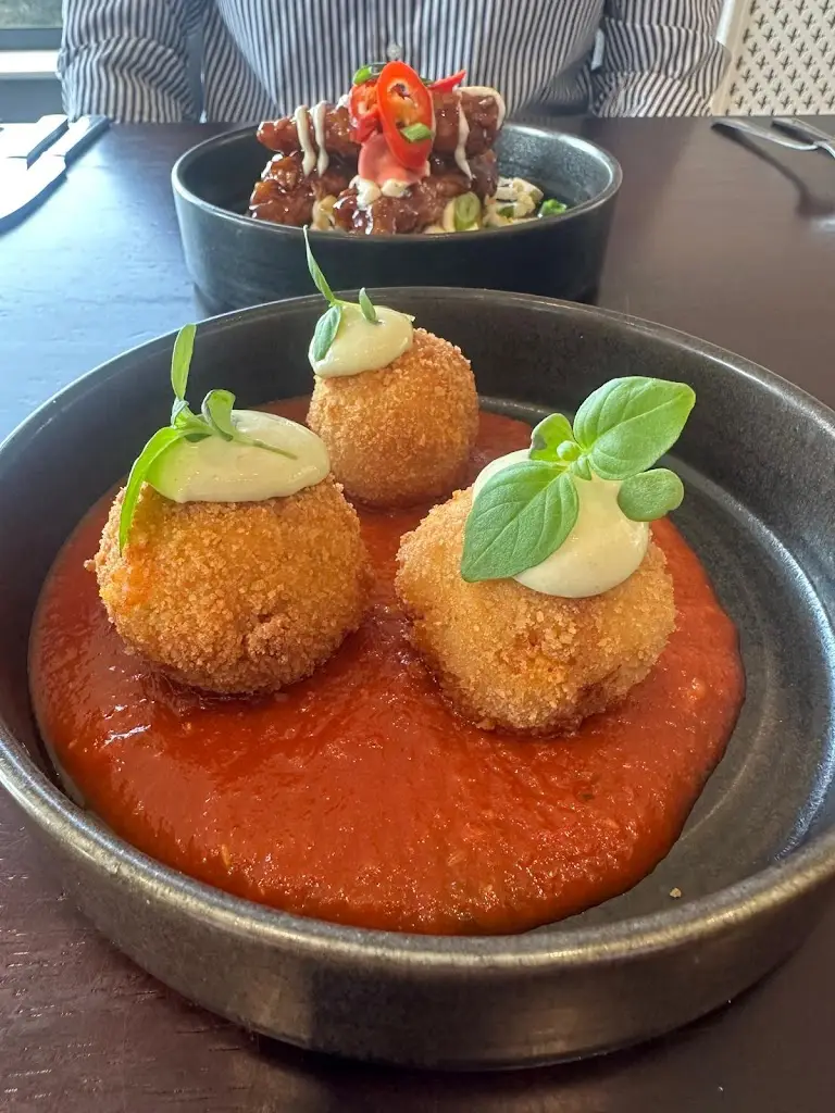 Stuart Ryan_The Parkland Armagh_Armagh_review