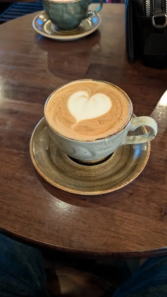 Jonny Graham_The Craic'd Pot Coffee House_Armagh_recensione