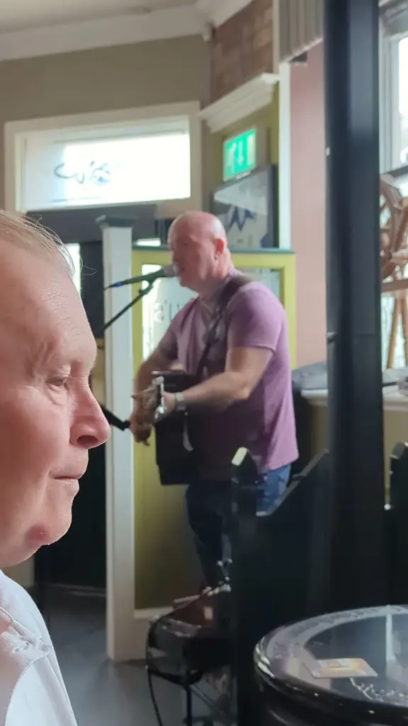 Anthony Garrigan_Raffertys Bar_Armagh_review