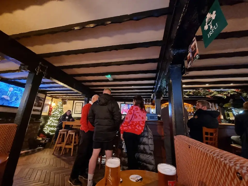 Karen Hogg _The Hole in the Wall_Armagh_review