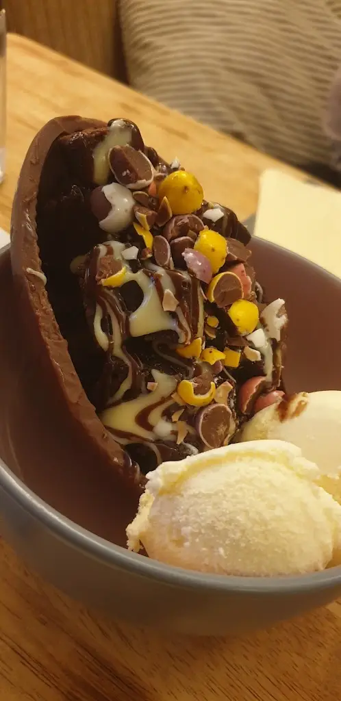 Alyn Jones_Sally McNallys_Armagh City Banbridge and Craigavon_review