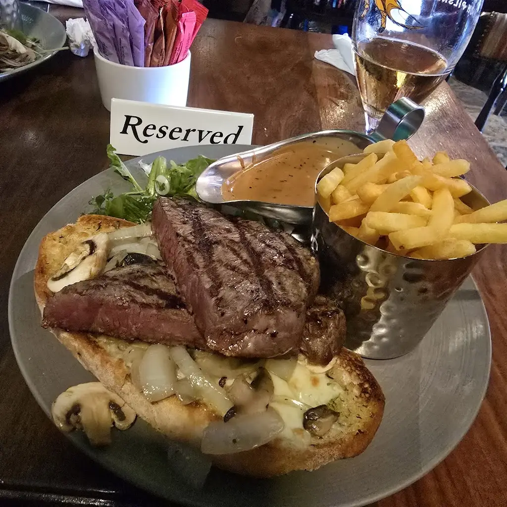 Hunter Ess_Downshire Arms Hotel_Banbridge_review