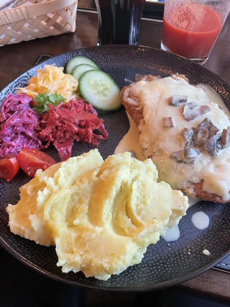 Diana Salmina_The 70th Mile_Banbridge_review